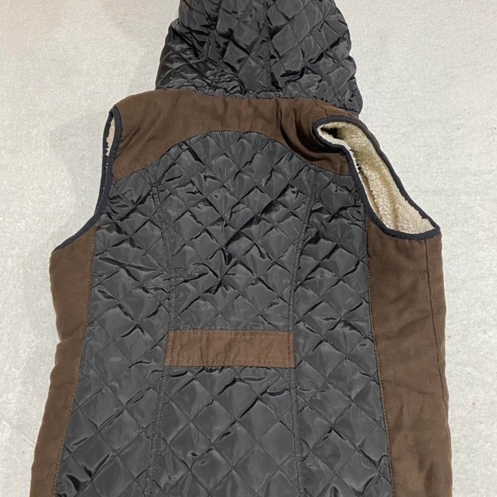 Ci Sono brown vest with hood and zipper pockets. Size women Large. SKU674 - Picture 8 of 8
